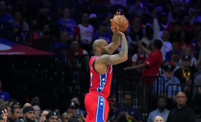 IM电竞官网入口-绝对硬汉！塔克5次抢断+5前场板 哈登为他降薪值了