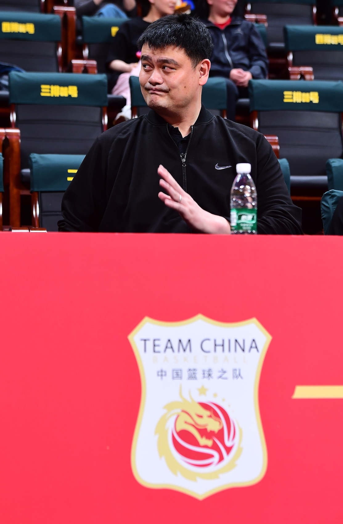 IM电竞游戏-姚明团队核心成员：他清楚自己是种树者而非乘凉者 他就是个侠客